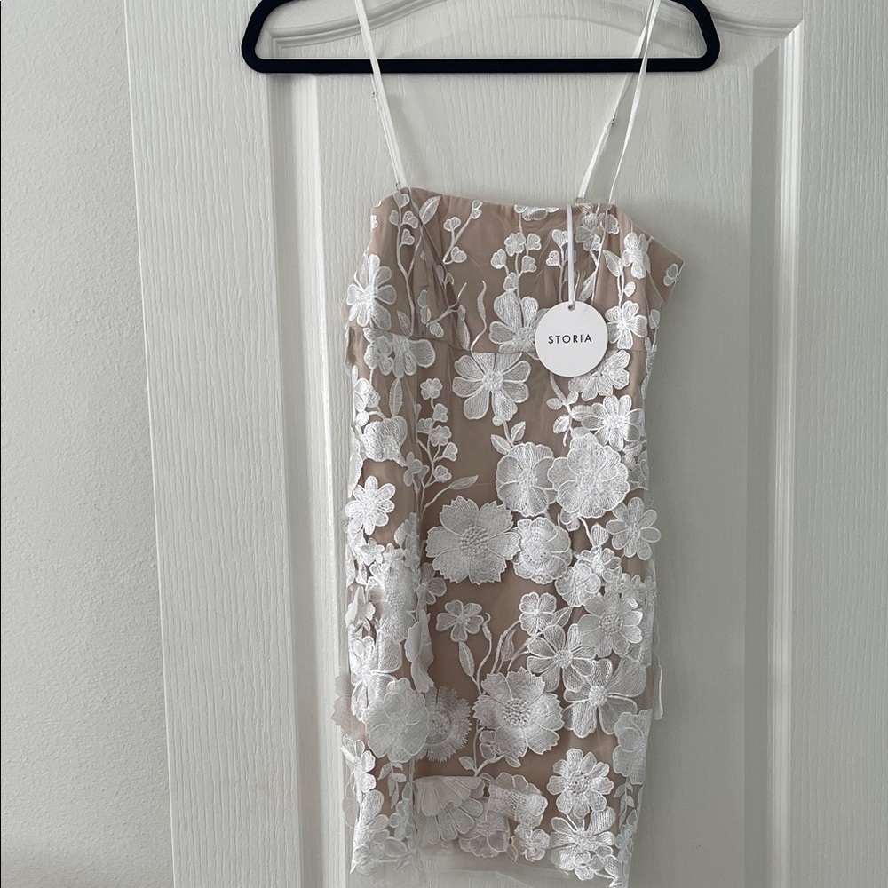Storia White Floral Embroidered Dress